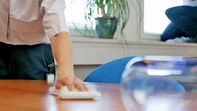 Nuevo aumento para el personal doméstico: cómo quedan las escalas salariales