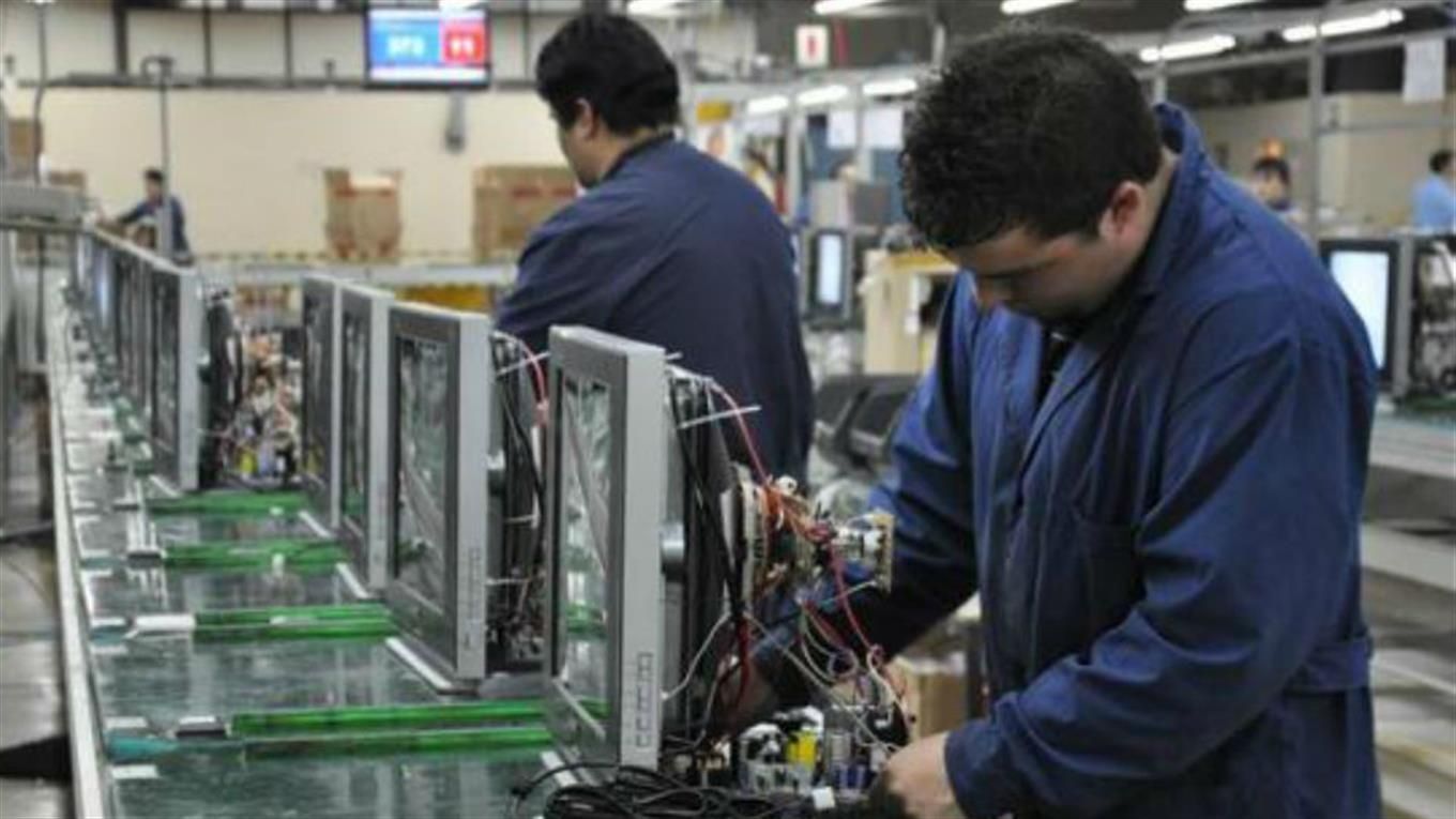 La capacidad instalada de la industria bajó al 56,6%, el menor nivel desde 2002