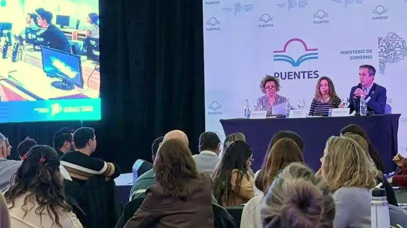Presentación. De Pablo Barrena en el programa Puentes