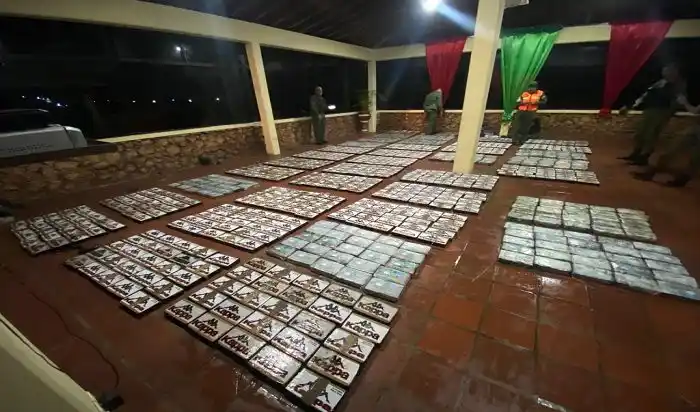 ¡LO LLEVABAN EN UNA LANCHA! Incautan más de mil kilos de cocaína en costas del estado Sucre