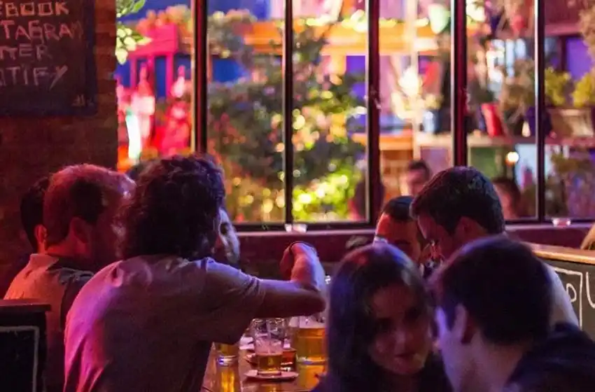 Santa Fe extenderá el horario de cierre de bares y restaurantes