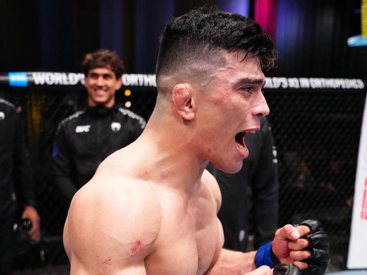 El luchador argentino Kevin Vallejos vivió un episodio memorable durante la velada UFC Vegas 112, luego de concretar una victoria por nocaut ante el georgiano Giga Chikadze.