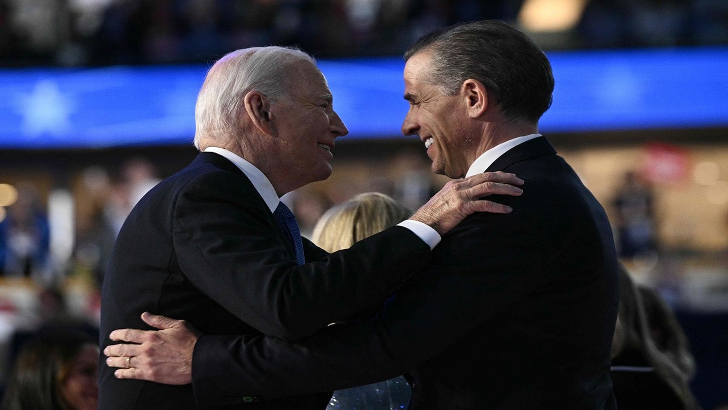 Biden indulta a su hijo Hunter en casos por evasión fiscal y posesión ilegal de un arma