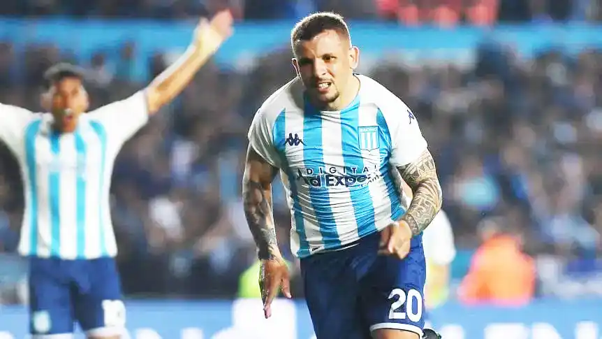 Con goles de Vecchio y Sigali, Racing derrotó a Boca en un final emotivo