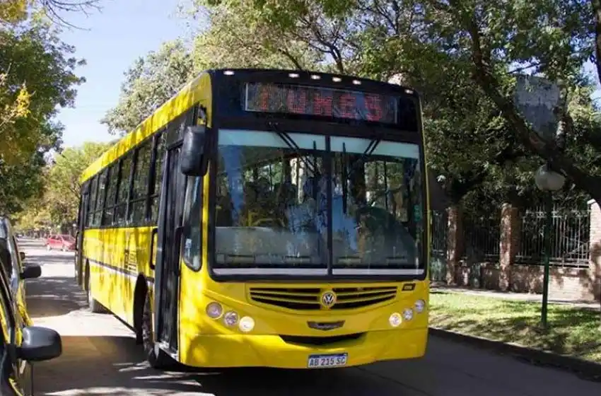 Se levantó el paro de colectivos interurbanos y volverán a circular el domingo