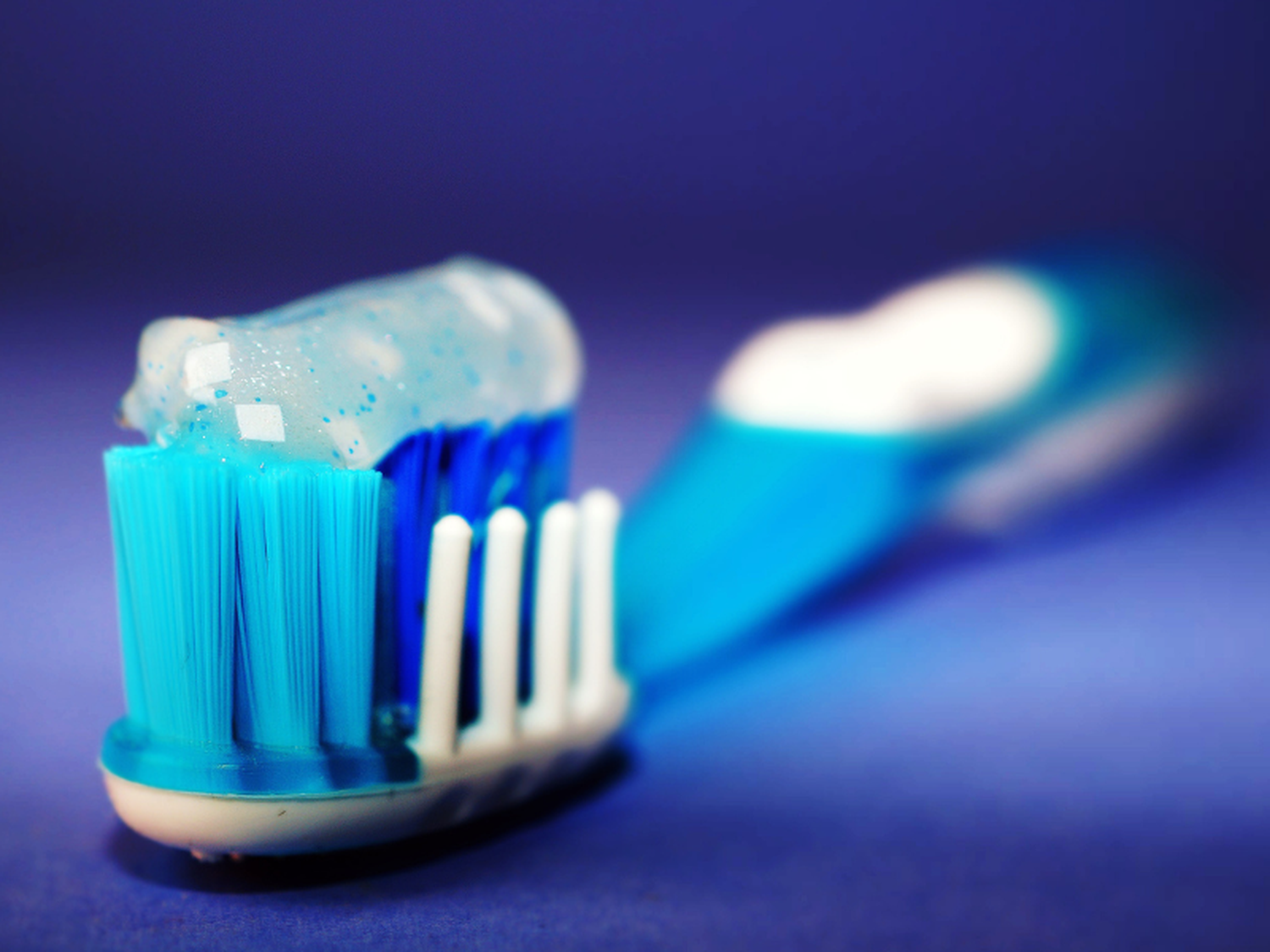 La ANMAT prohibió una conocida pasta de dientes