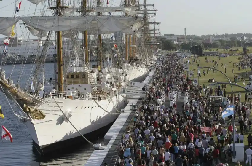 La Fragata Libertad ya fue visitada en Mar del Plata por más de 25.000 personas
