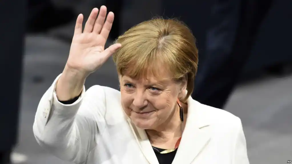 G20: Merkel vuelve a Alemania por problema técnico en su avión