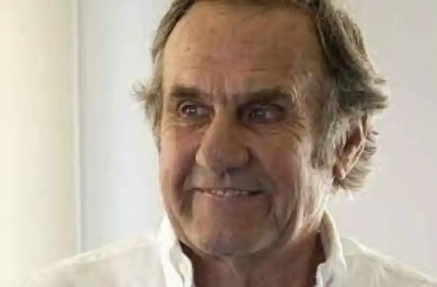 Carlos Reutemann permanece internado recibiendo «tratamiento de soporte nutricional»