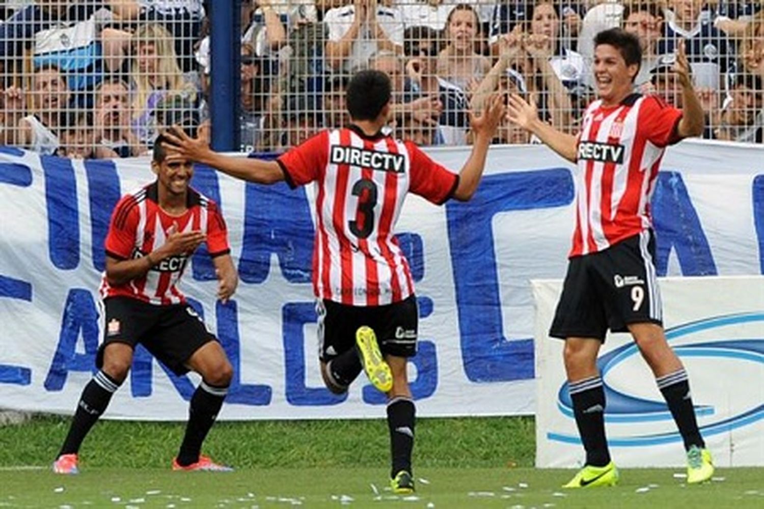 Estudiantes le ganó el clásico a Gimnasia y es líder junto a Colón