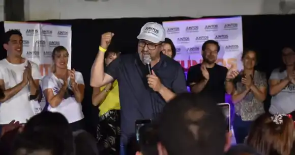 Valenzuela, el Dios de la Tijera: sobrevivió al avance peronista en el conurbano y como en 2019, retuvo Tres de Febrero