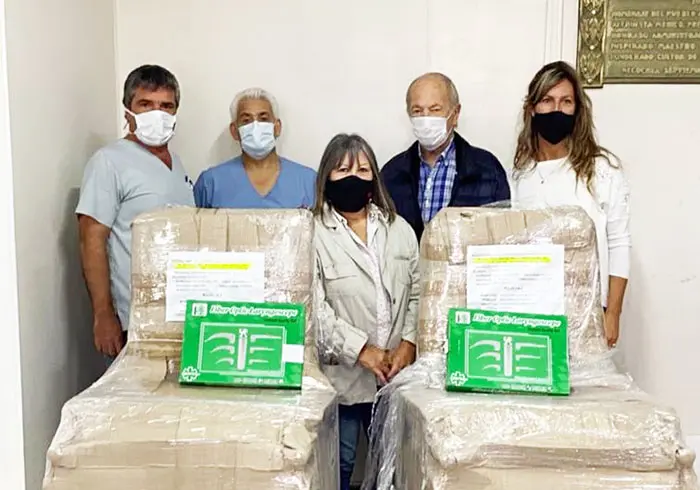 Donación de la cooperadora: sillones y laringoscopios