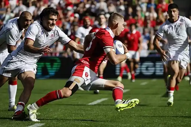 Inglaterra sufrió para vencer a los samoanos e Irlanda superó a  Escocia