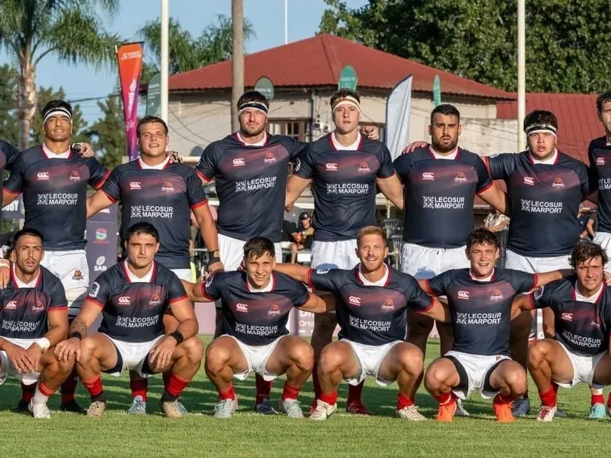 Nicolás Galatro, el entrenador principal de los litoraleños, dispuso que salgan a la cancha los mismos quince que en Santa Fe. Foto: Matías Pintos.