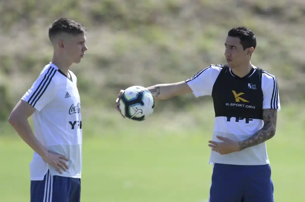 Di María practicó con los suplentes de la selección
