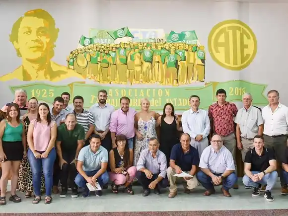 Senadores justicialistas y comunas buscan mayor autonomía y recursos