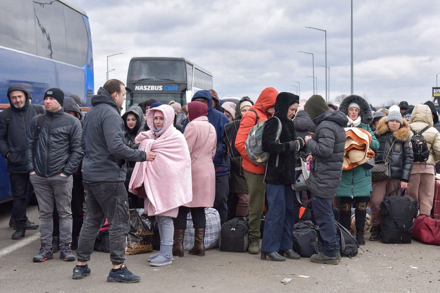PANORAMA DESGARRADOR: casi 5 millones de ucranianos están refugiados por la guerra