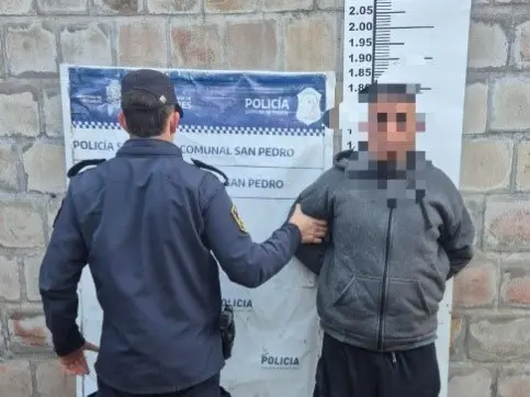 El hombre se encontraba sobre el kilómetro 4,5 de la ruta 191 en estado de ebriedad.