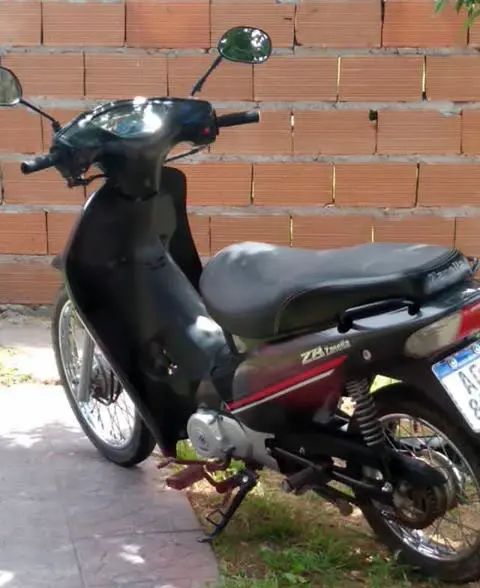 Roban una moto en pleno centro