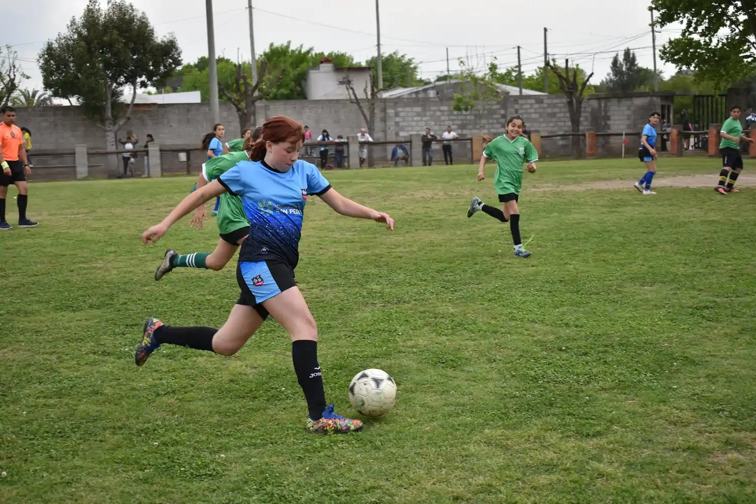 El fútbol femenino no para de crecer en San Pedro. Foto: Archivo La Opinión.