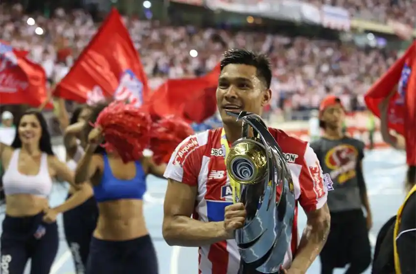 Teo gritó campeón con su equipo