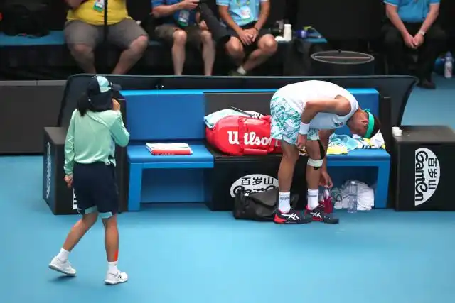 La alcanzapelotas que "ayudó" a Federer a ganar el partido ante Sandgren