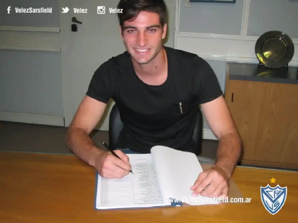 Contrato profesional para Perrone