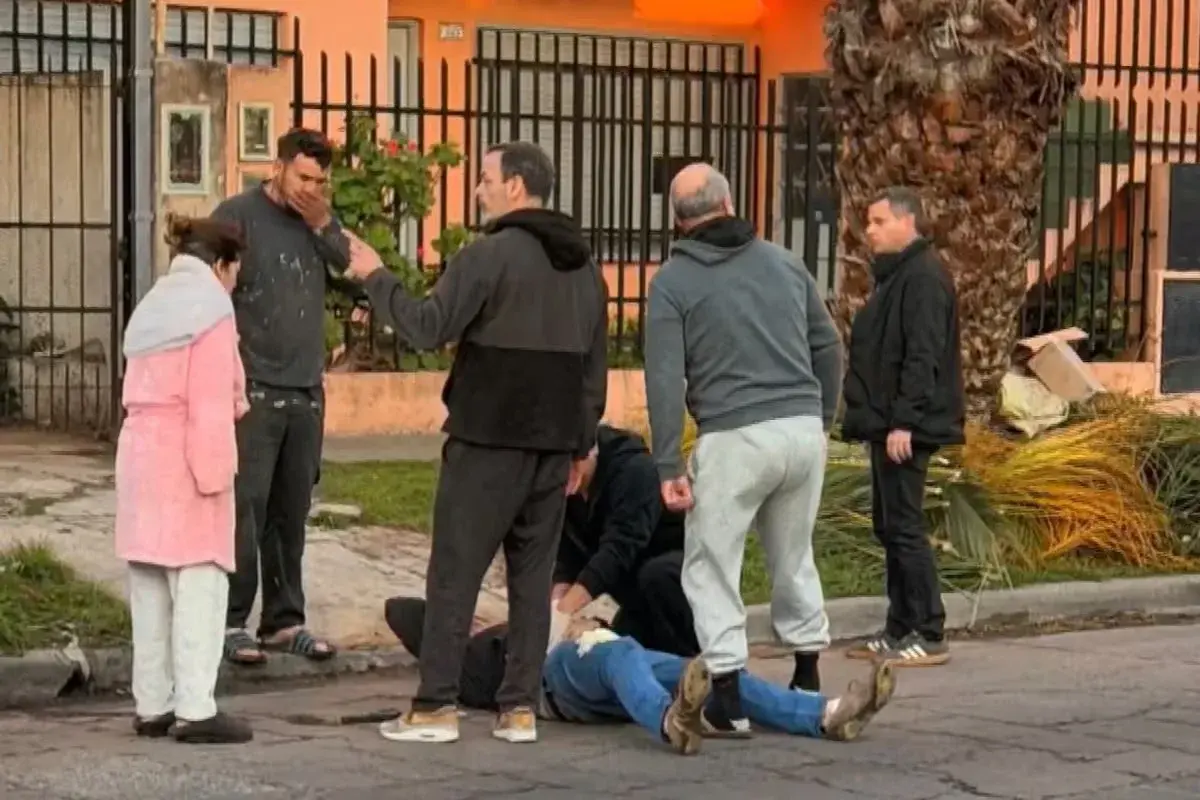 "Cuidame a la nena": dejaba a su hija en clases cuando lo asaltaron y lo balearon frente al colegio en El Palomar