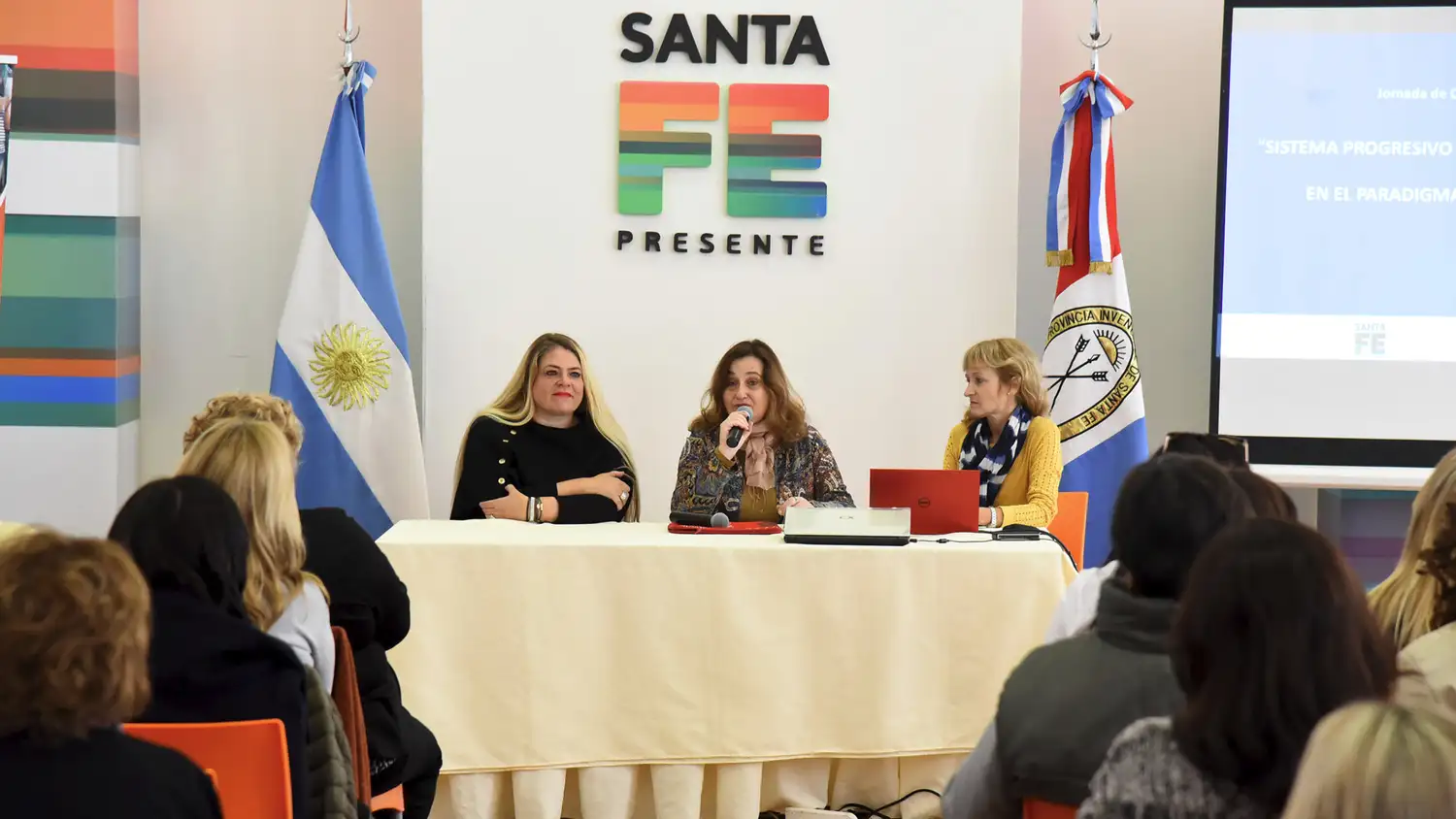 Se capacitaron 450 trabajadores en derechos de los adultos mayores