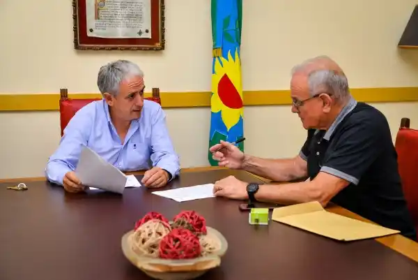 Se firmó el contrato para construir 16 viviendas en Chascomús