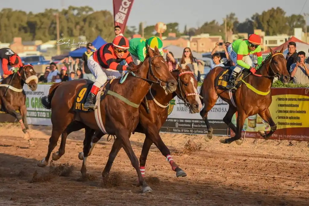 Pay All, que es entrenado en San Francisco, ganó el San Jerónimo.