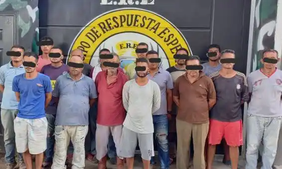 CON LOS SACOS AL HOMBRO: detenidas 16 personas en Zulia por robar alimento para pollos