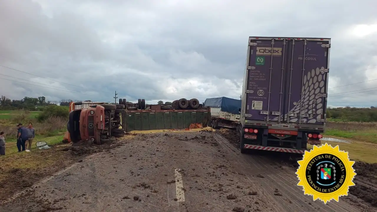 Siniestro de camiones sobre la Ruta 12: no hubo heridos, pero el tránsito estuvo afectado durante varias horas