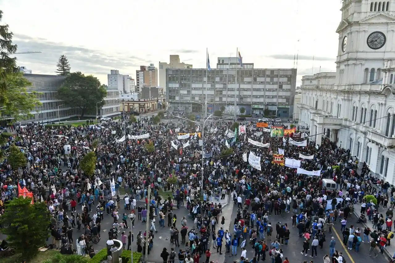 “No hay futuro si se desfinancia la educación” afirmaron los senadores del bloque justicialista