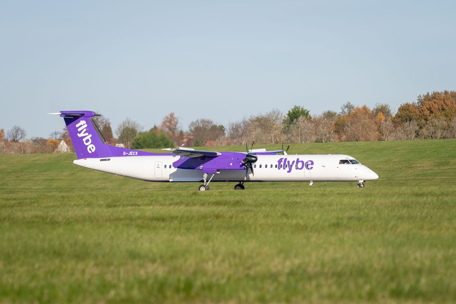 La nueva Flybe recibió su primer Dash 8-400