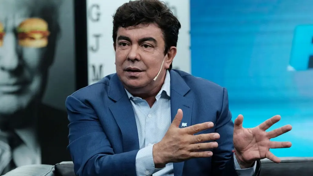 El intendente Fernando Espinoza.