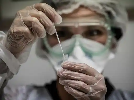 Confirman dos casos con la cepa de Manaos en Mendoza
