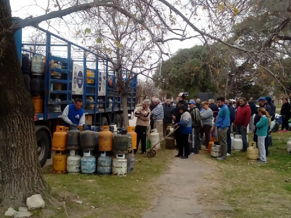 “Garrafas para todos” el viernes en Parque,  Bouchard y Frontera 