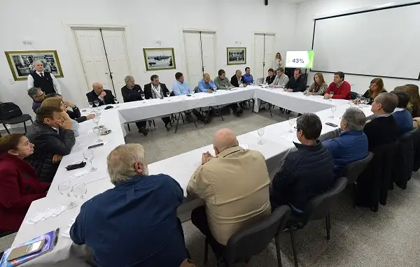 Bordet delineó las estrategia de campaña con los diputados del PJ