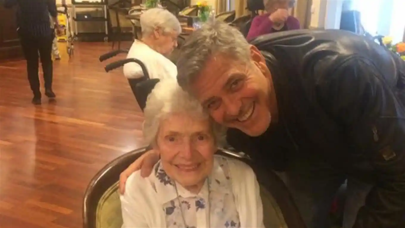 George Clooney sorprendió a una fan octogenaria