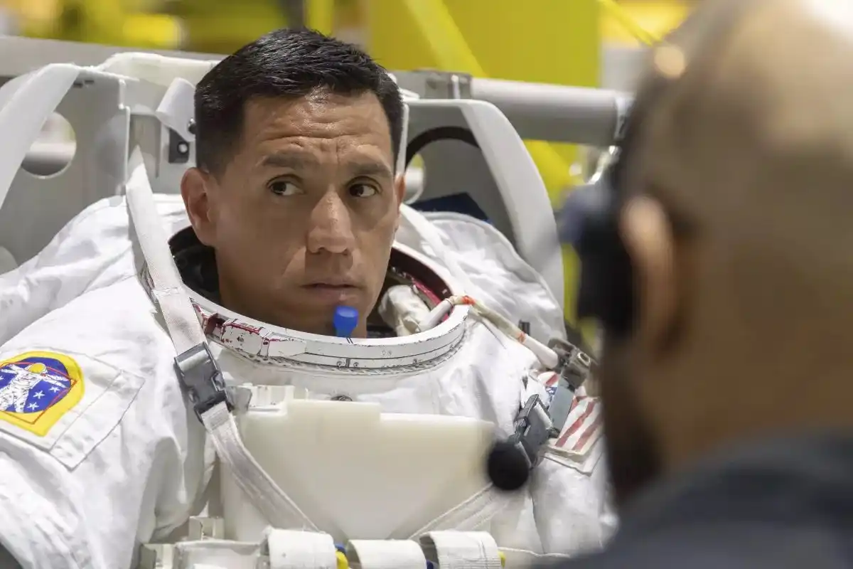 ¡EN LA LUNA Y EN MARTE SE HABLARÁ ESPAÑOL! Astronauta latino a punto de romper récord en el espacio