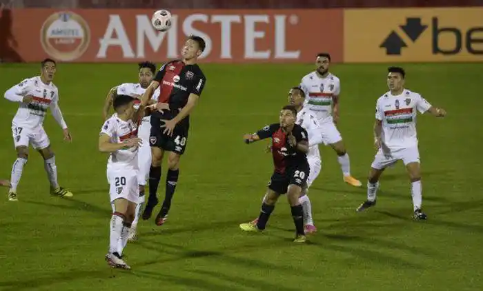 Newell�"s mostró una mejor imagen y necesita una difícil combinación de resultados