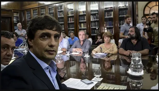 La Provincia cierra filas detrás de la oferta del 15% a los docentes: "Es la única posible"