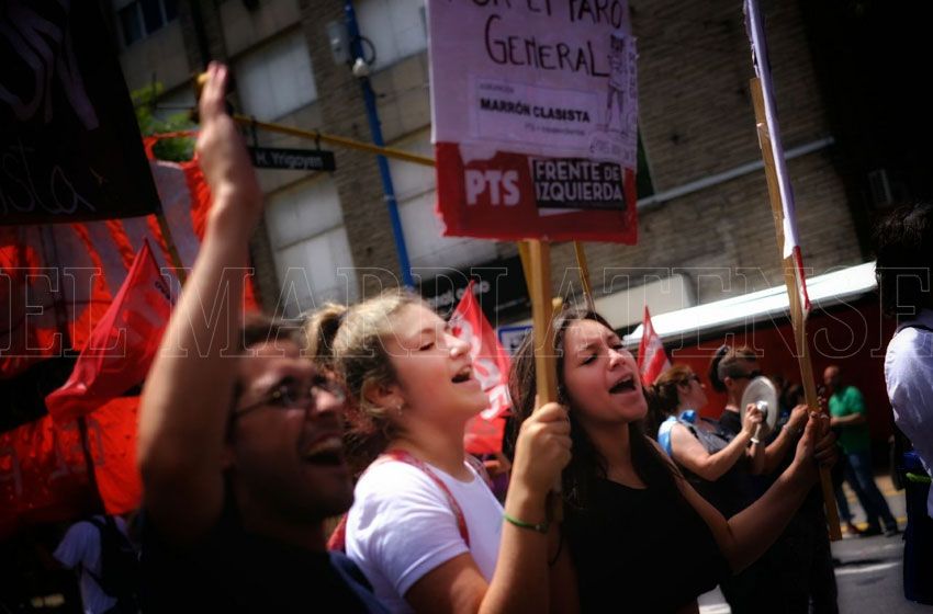 Organizaciones y gremios se movilizaron por el centro de la ciudad