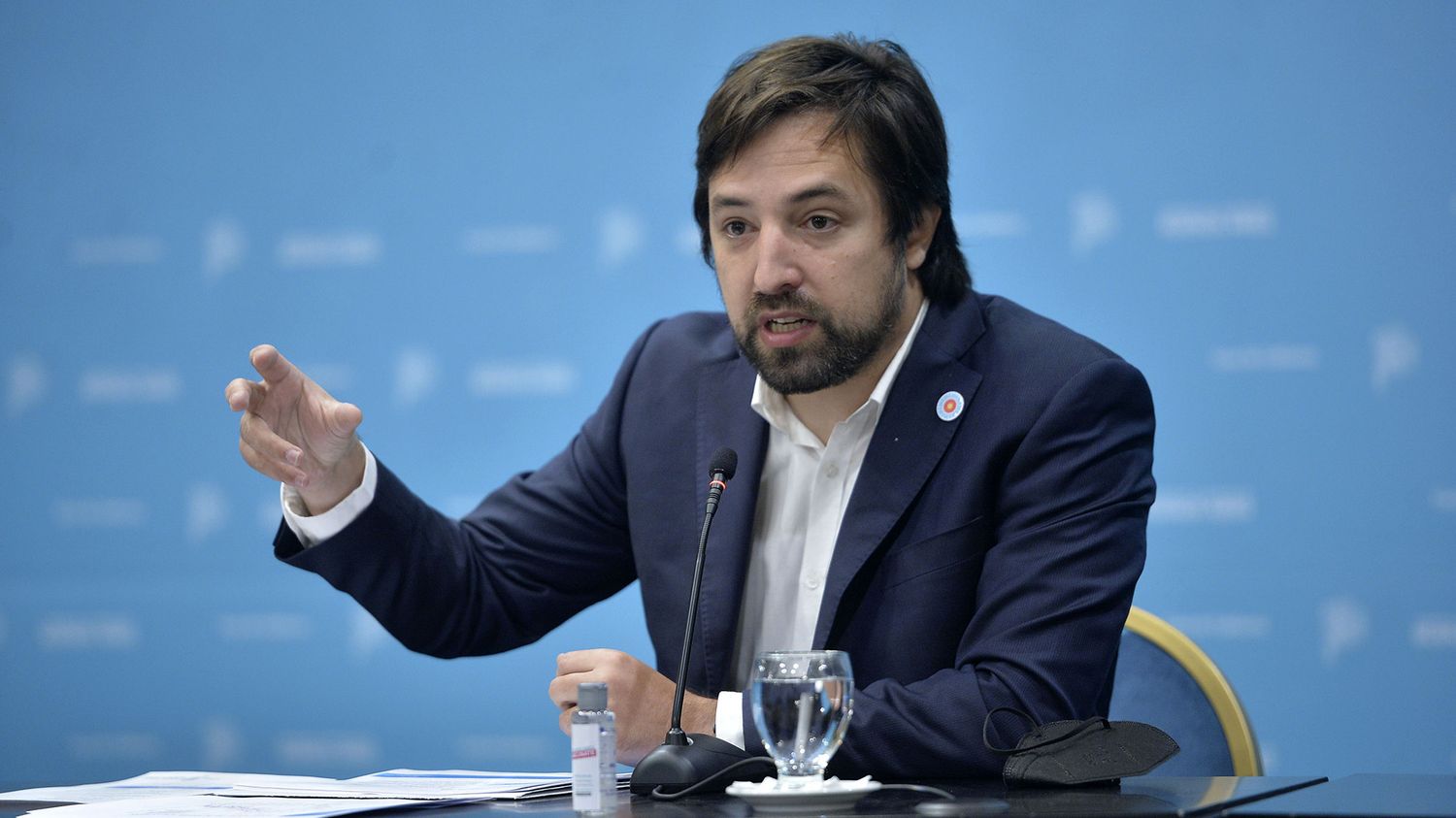 Kreplak pidió completar esquemas de vacunación y dijo que el barbijo "no volverá a ser obligatorio" en la Provincia