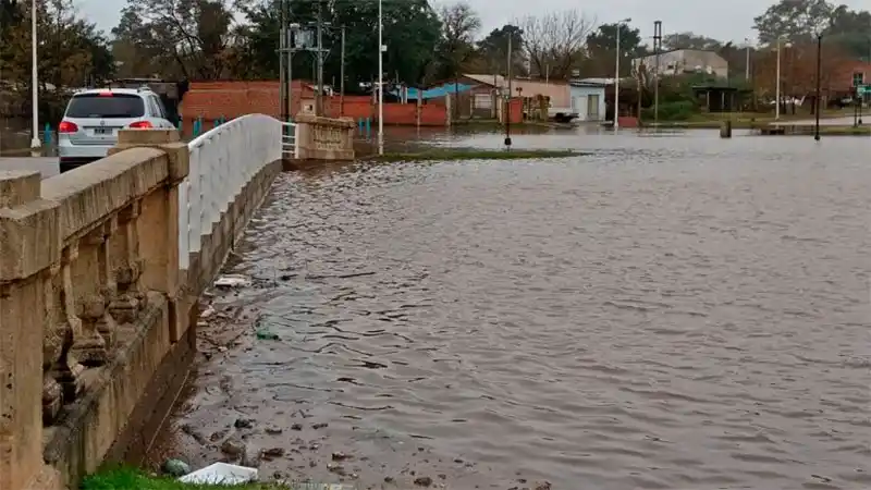 Crece el Uruguay: son 40 las familias evacuadas en Concordia