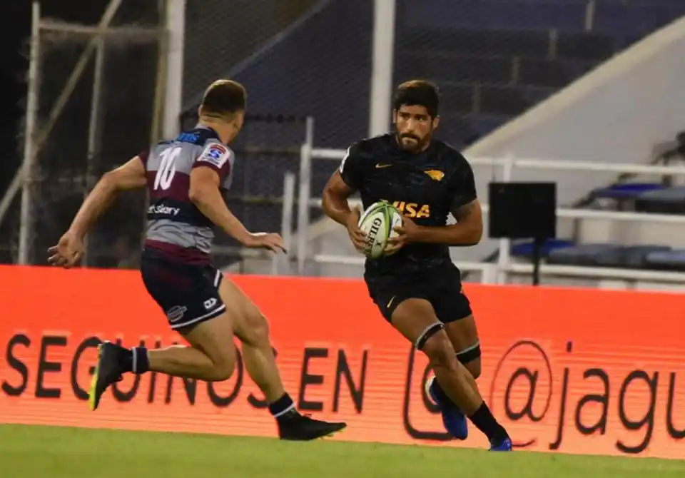 Bruni, en el plantel que viajó rumbo a Sudáfrica