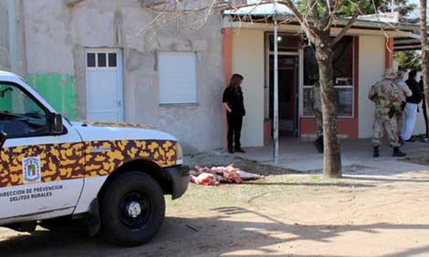 Decomiso de carne e intento de coima a los funcionarios