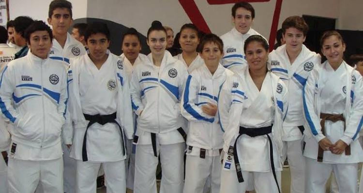 37 medallas para la ASK en San Nicolás