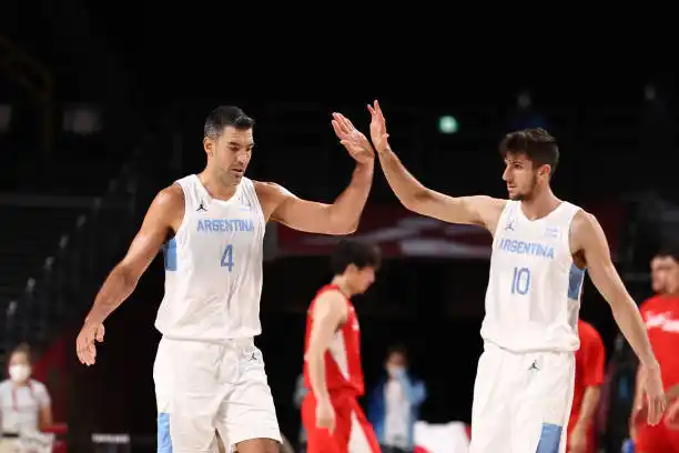 Scola y Bolmaro, dos generaciones del seleccionado.